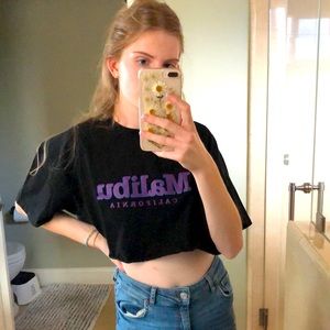 Cropped black Malibu tee